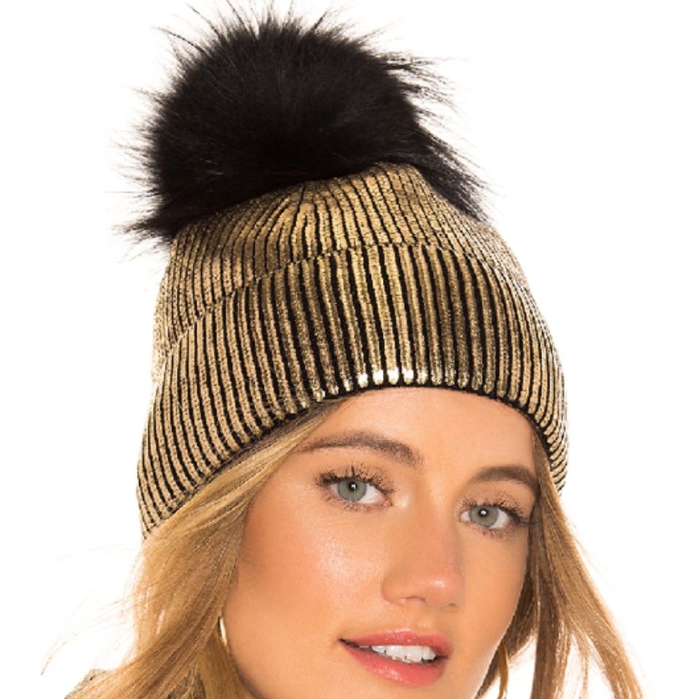 JOCELYN  Love Savage Fox Fur Pom-Pom hat.
